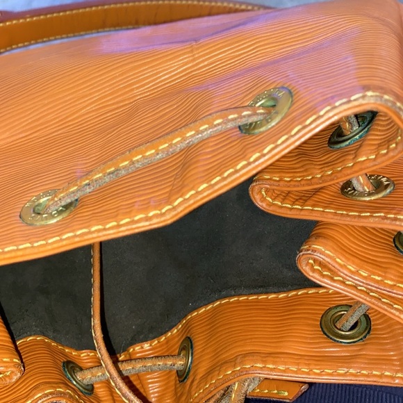 Louis Vuitton Epi Bag - Picture 8 of 11